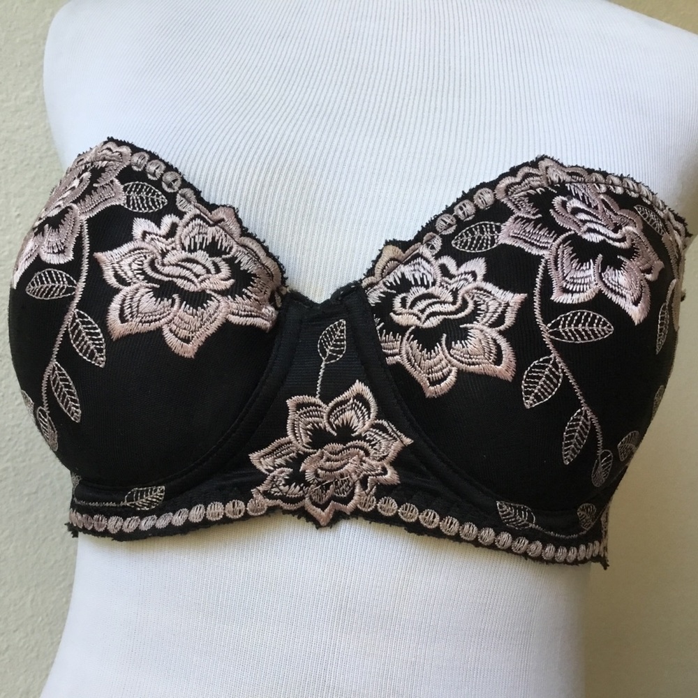 VALENTINE'S PICK 🖤 Black Embroidered Bra